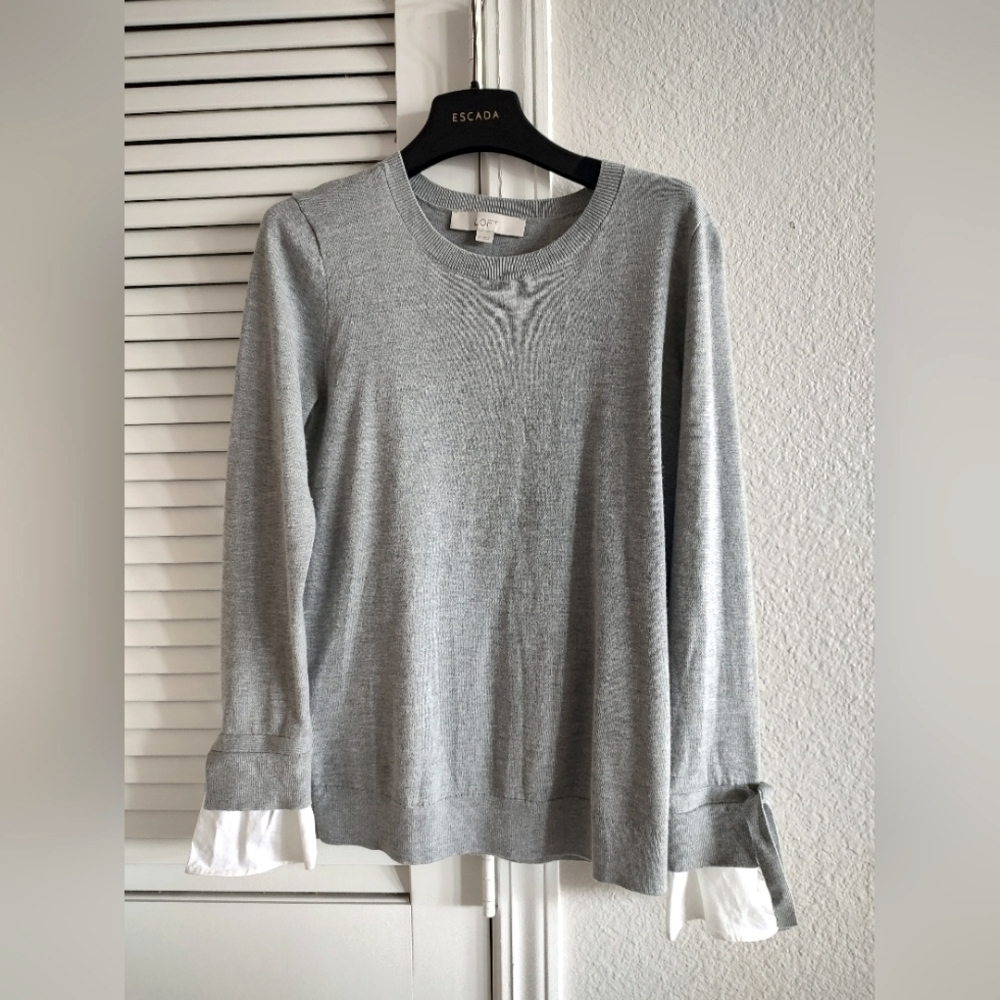 Loft Grey sweater. XS.